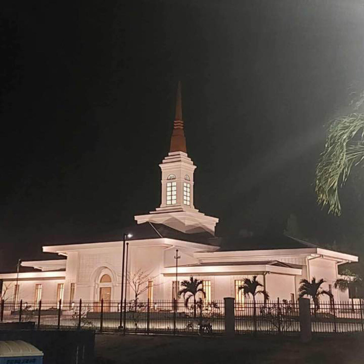 Templo de Neiafu,Tonga fabricación de más de 200 piezas GFRC de MXUD